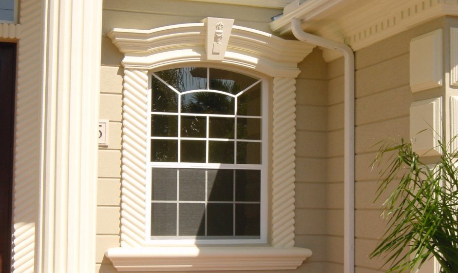 Декоративное обрамление окон