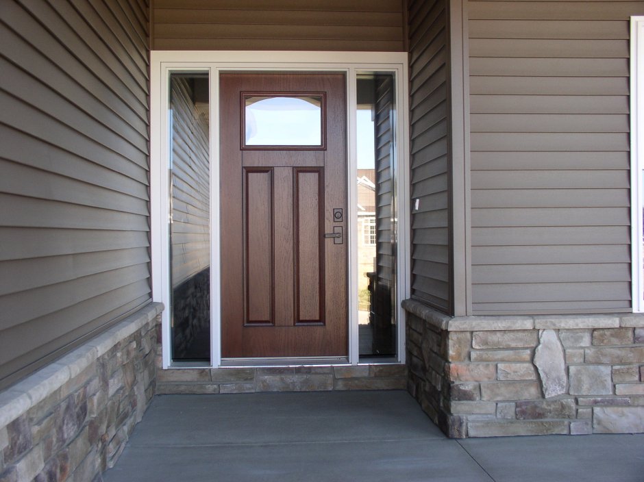 Входная дверь из сайдинга