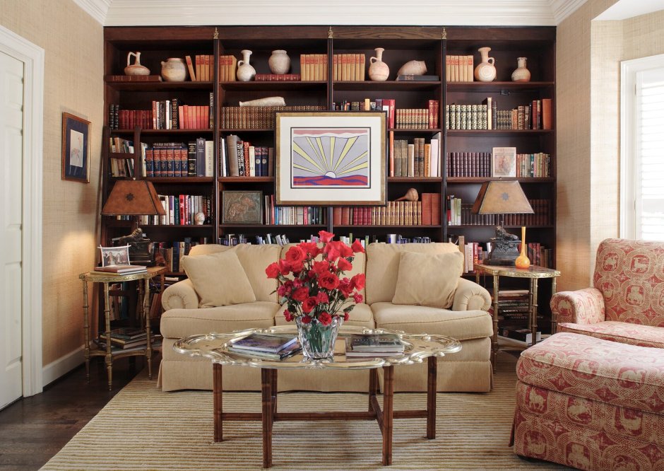 Книжные стеллажи в интерьере гостиной