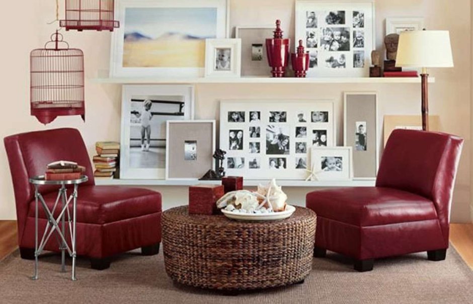 Украшения на полках в интерьере