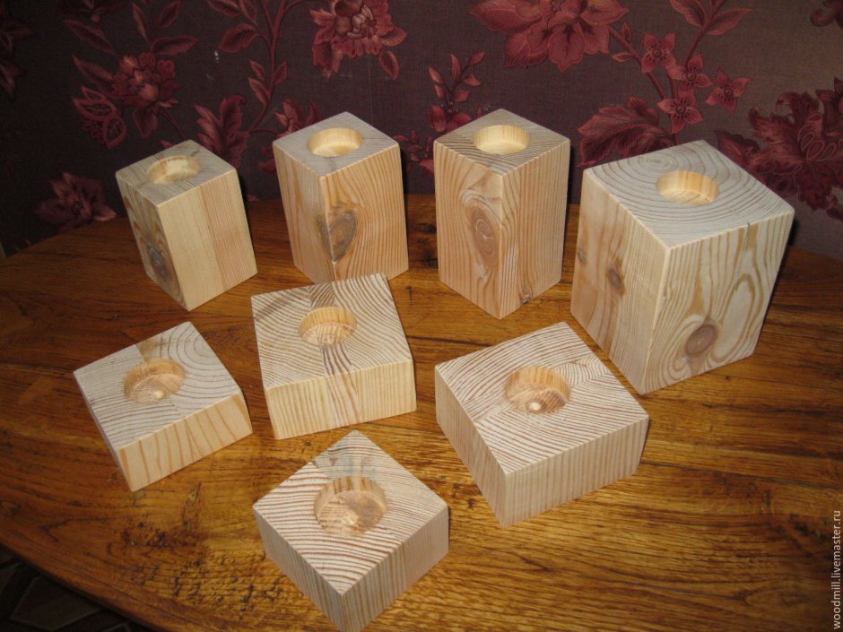 Подсвечник из дерева