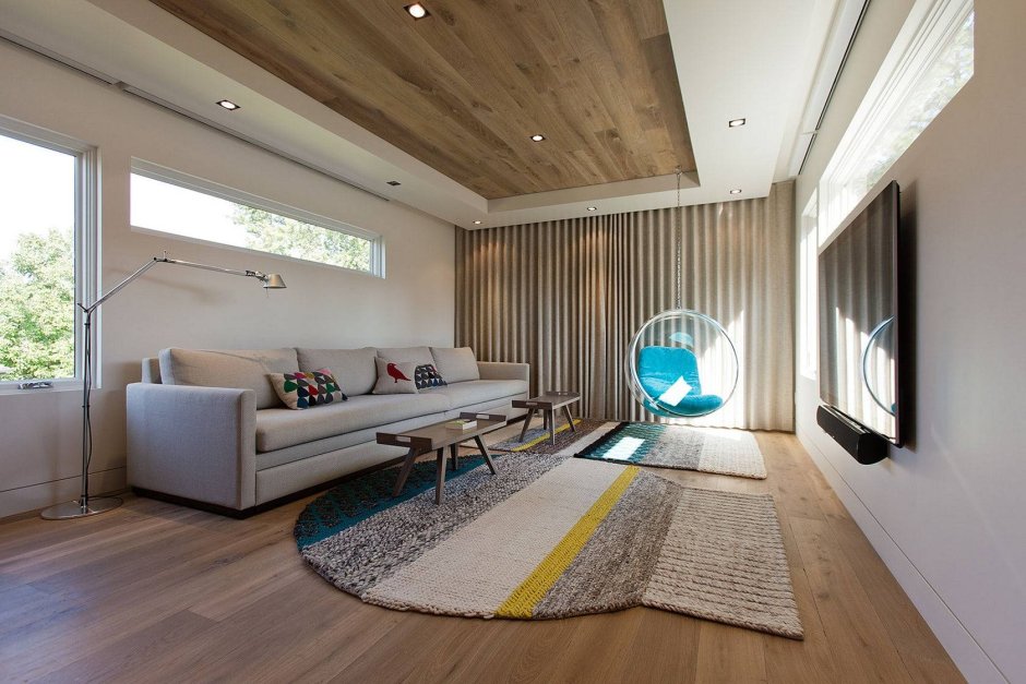 Отделка потолка мансарды ламинатом