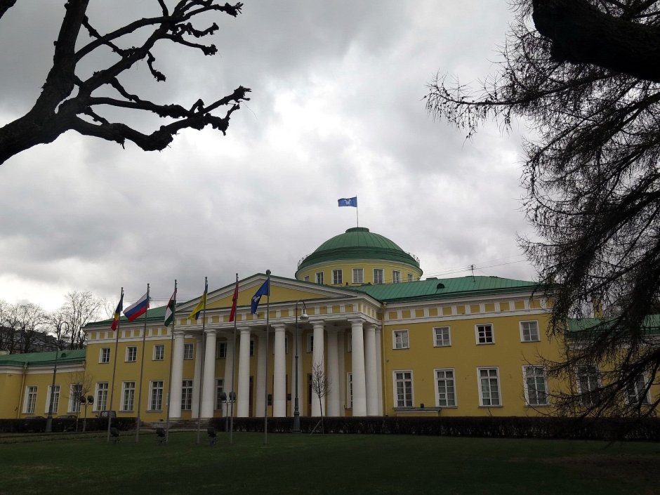 Иван Старов