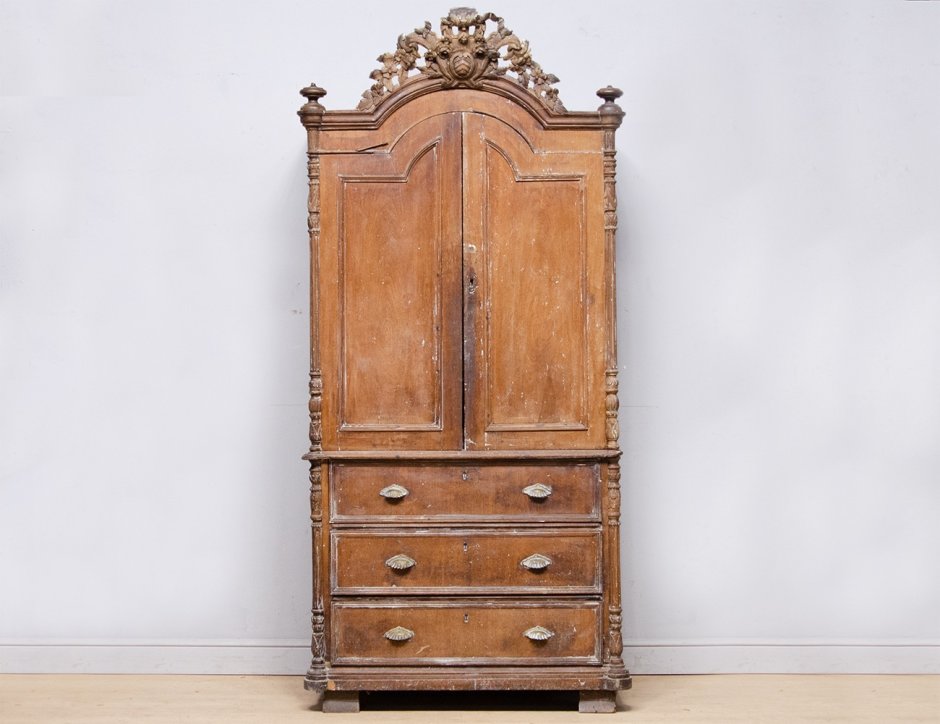 Старинный платяной шкаф kontora-k