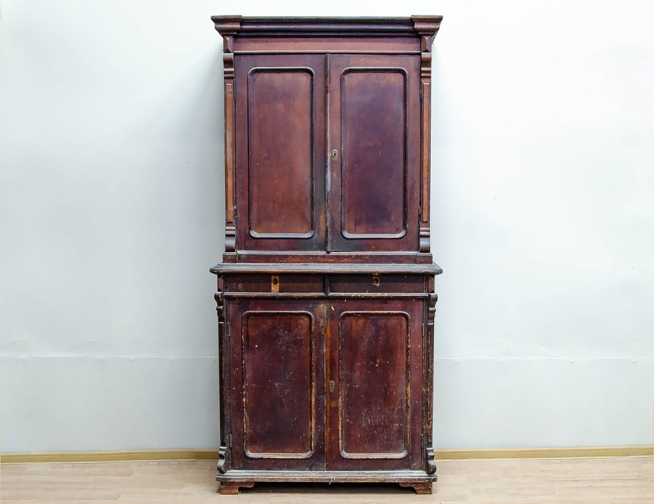 Сервант 19 века