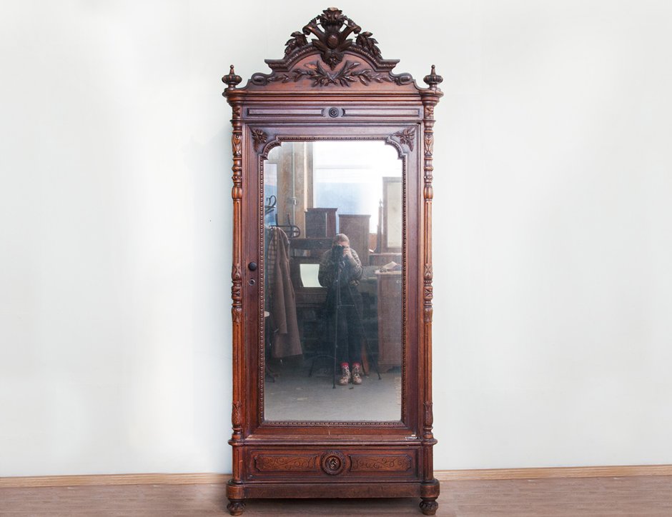 Старинный буфет