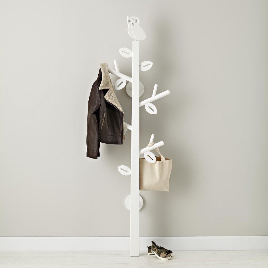 Светло серая мебель в прихожей