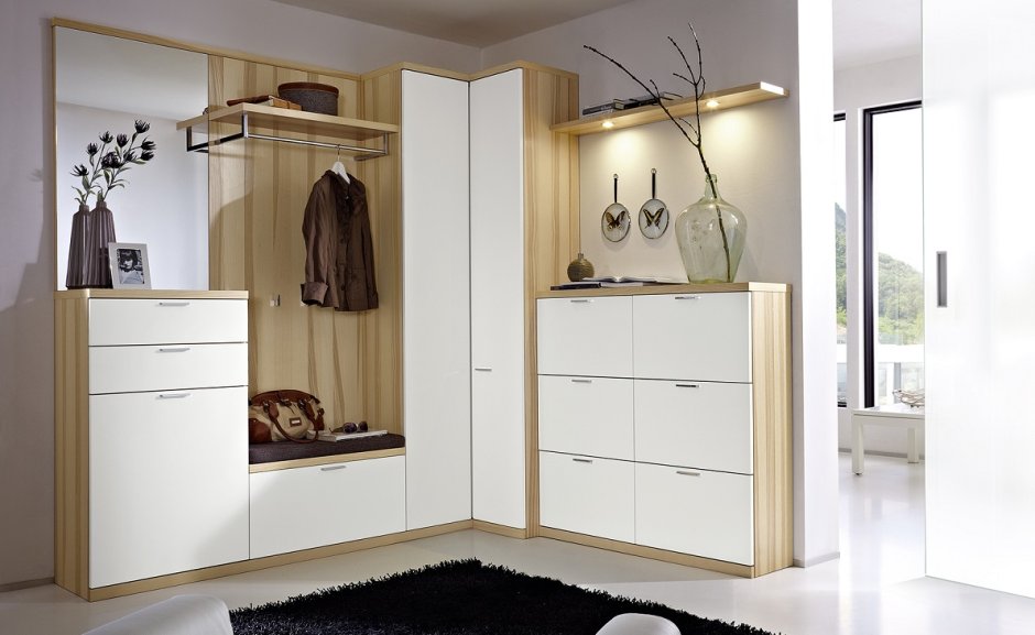 Шкаф в прихожую белый с деревом