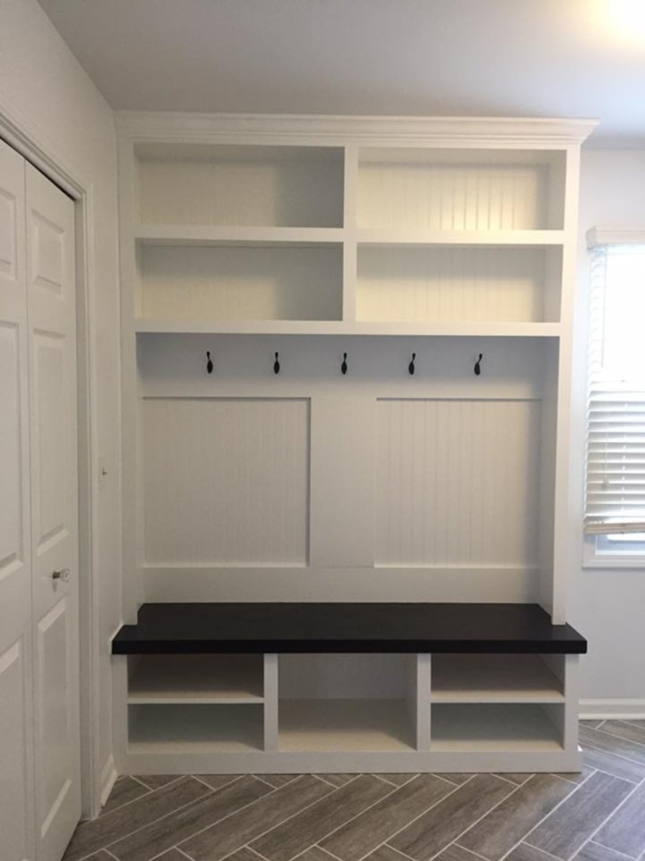 Шкафчик с полочками в прихожую