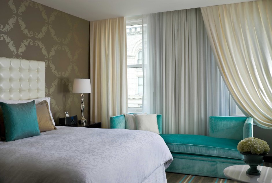 Шторы к бирюзовым обоям