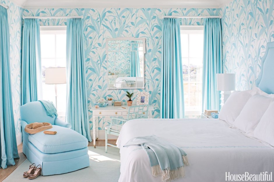 Бирюзовые шторы в интерьере