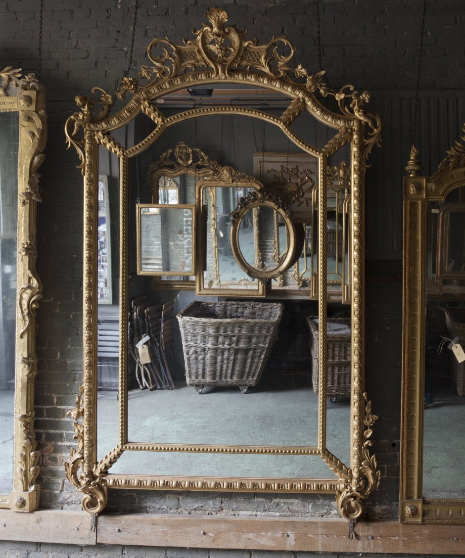 Старинное зеркало