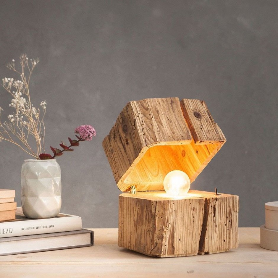 Светильники из спилов дерева