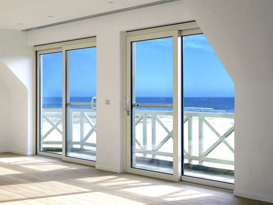 Раздвижные двери Рехау на балкон