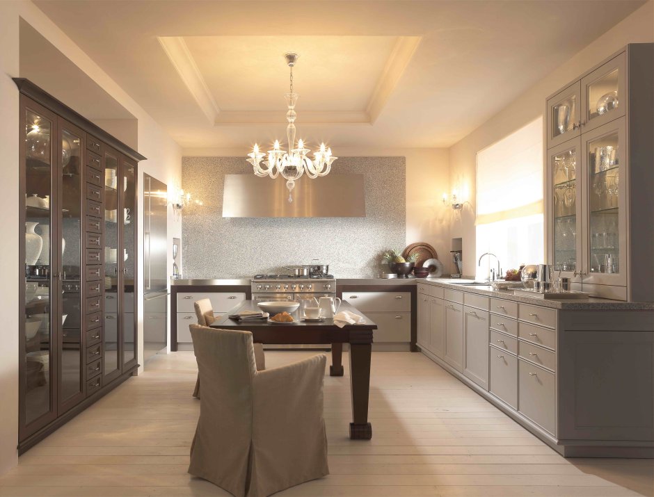 Красивая богатая кухня