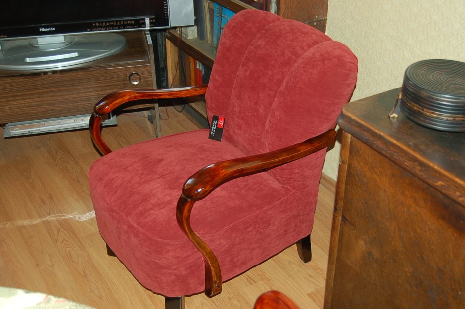 Старое кресло