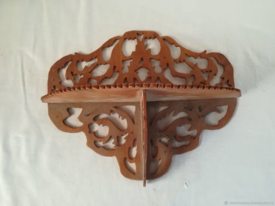 Полка резная