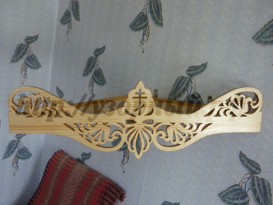 Полка резная