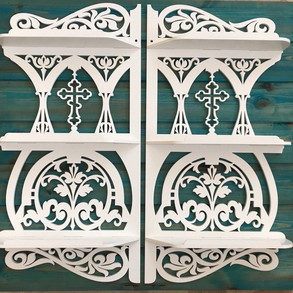 Полка деревянная резная