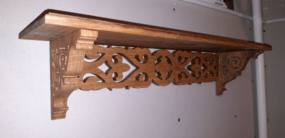 Деревянные резные полки