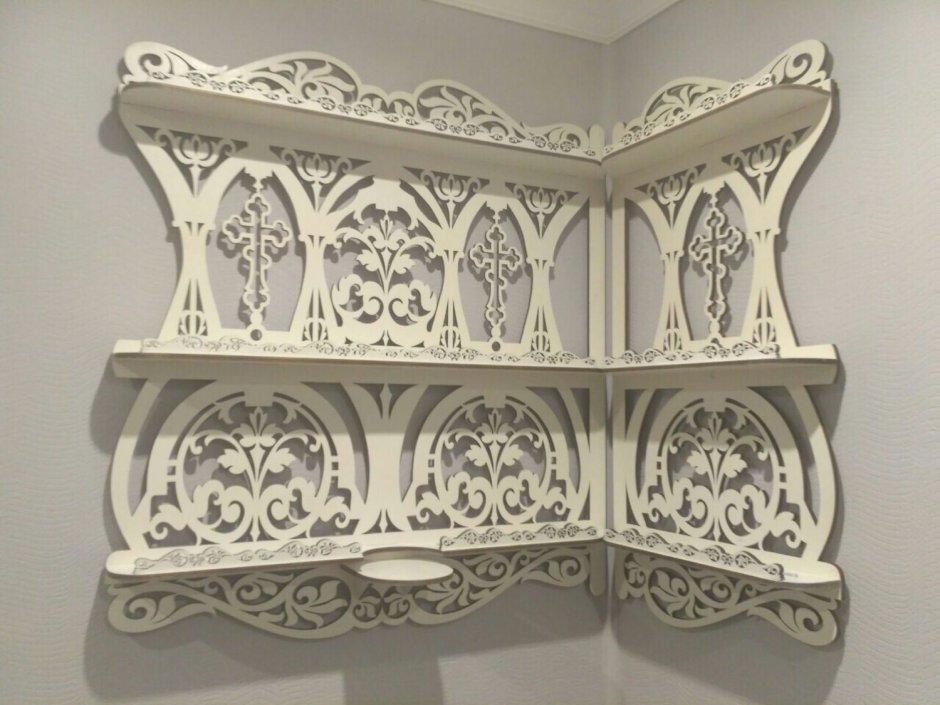 Резная полка из дерева