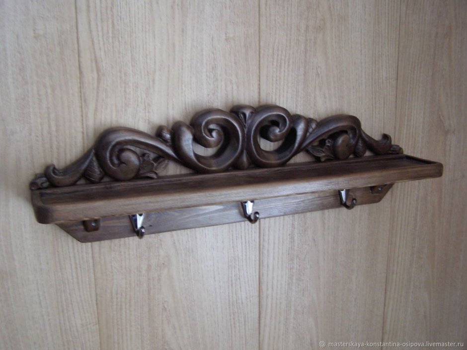 Резные полки из дерева