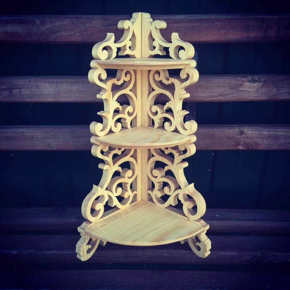 Полка деревянная резная