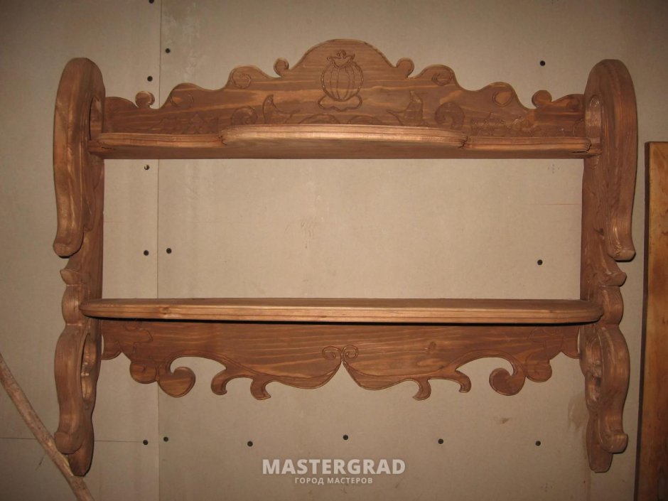 Резные полочки из дерева