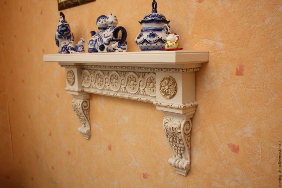 Резные полки из дерева