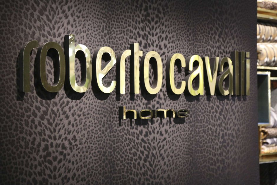 Roberto Cavalli логотип