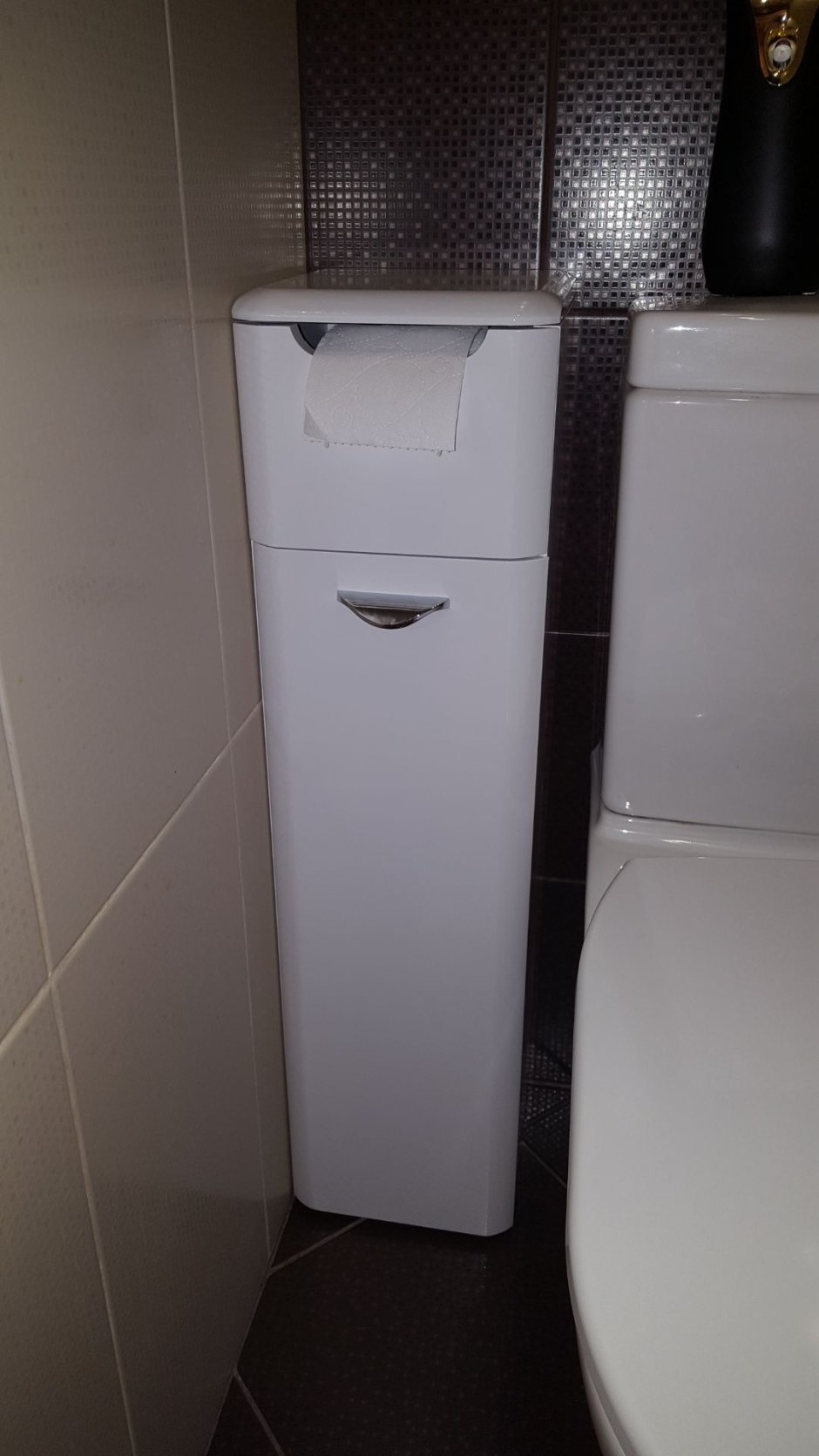 Узкий шкаф в ванную