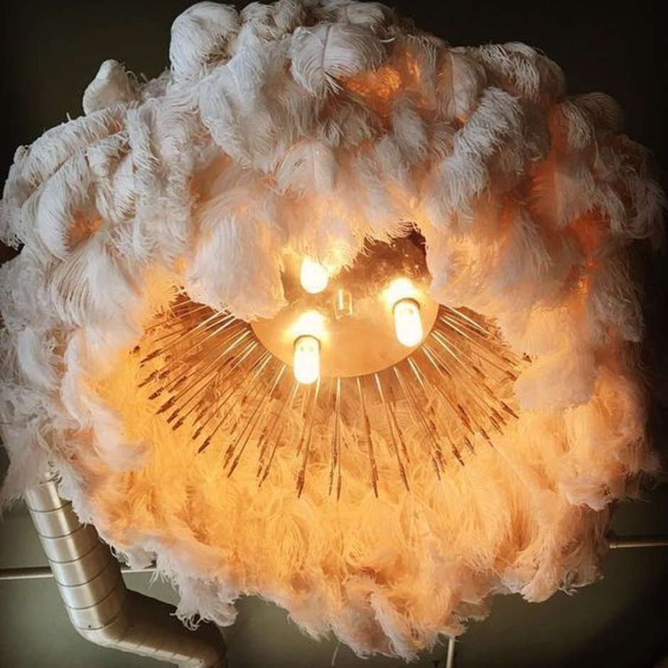 Торшер из перьев