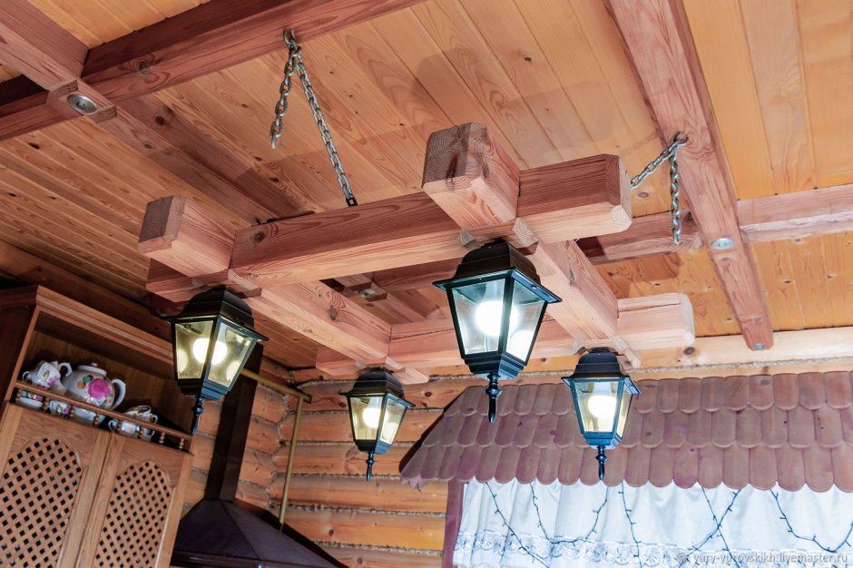 Люстра в деревенском стиле
