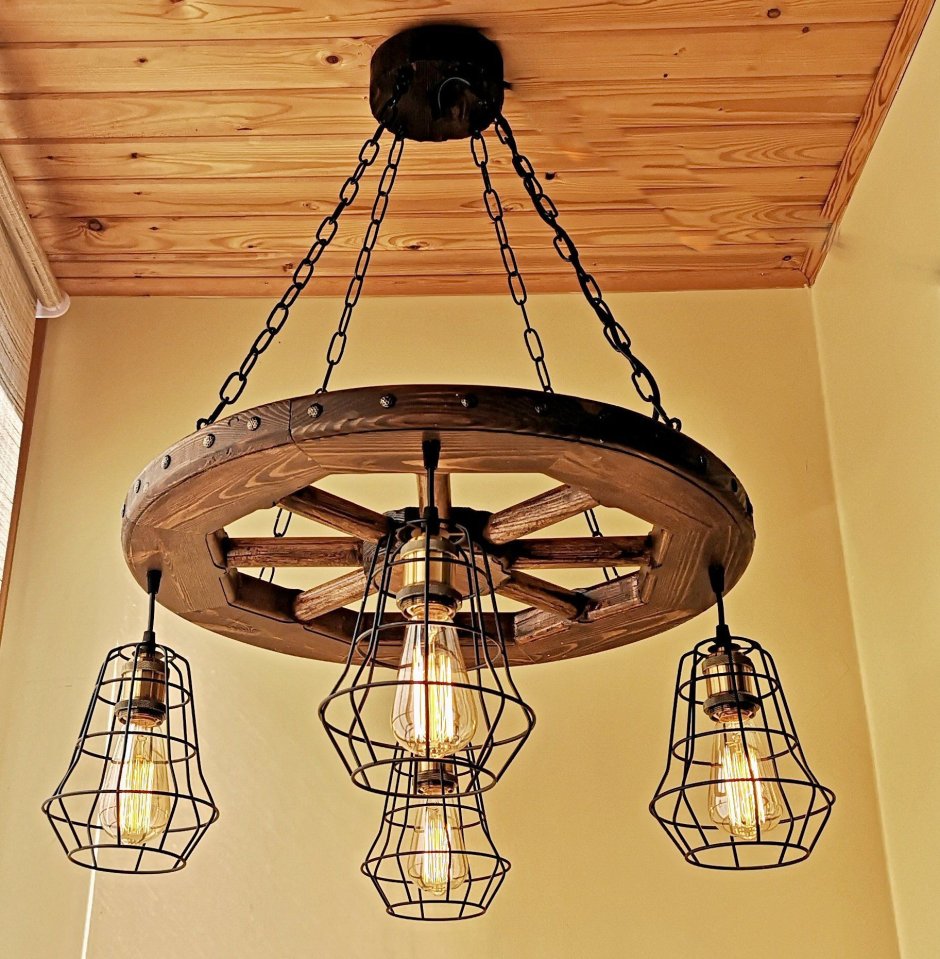Деревянная люстра в беседку