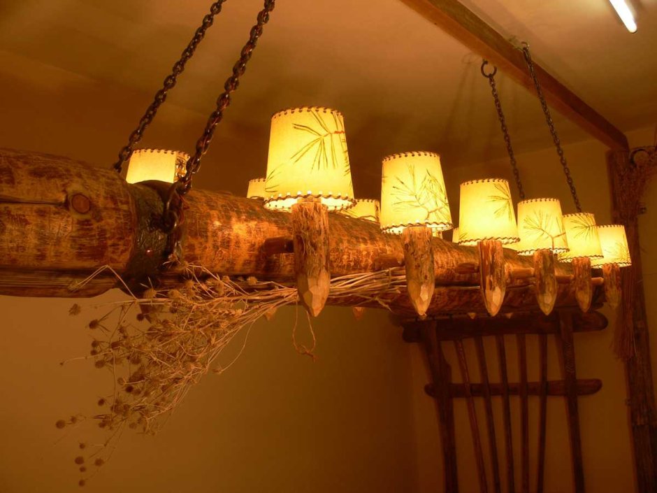 Современный светильник из дерева