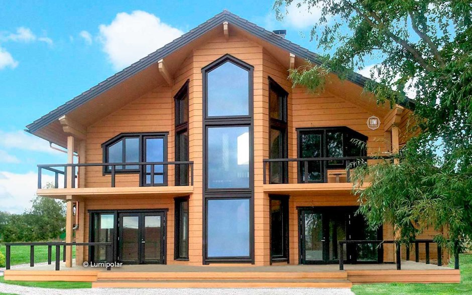 Дом с большими окнами двухэтажный