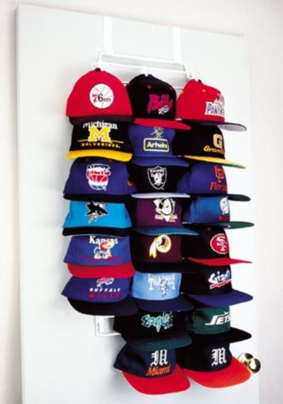 Полки для бейсболок