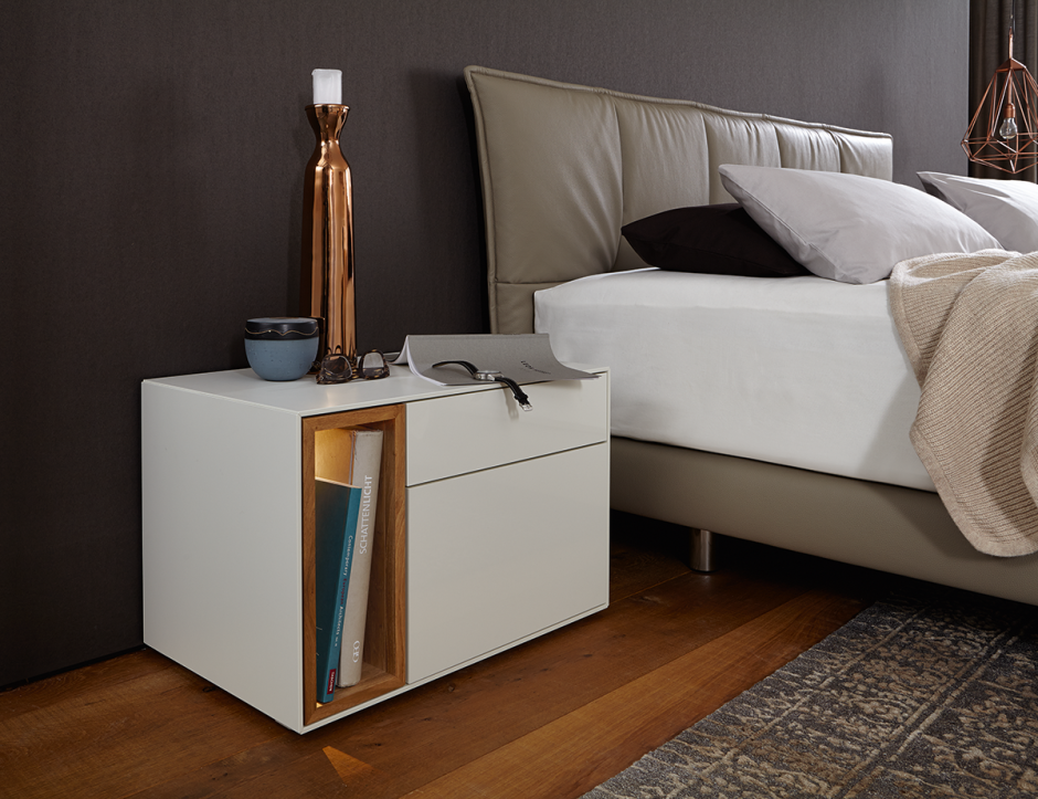 Прикроватная тумба для спальни в скандинавском стиле