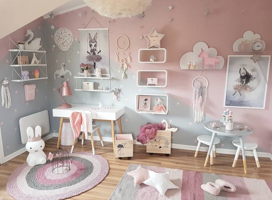 Декор маленькой детской для девочки