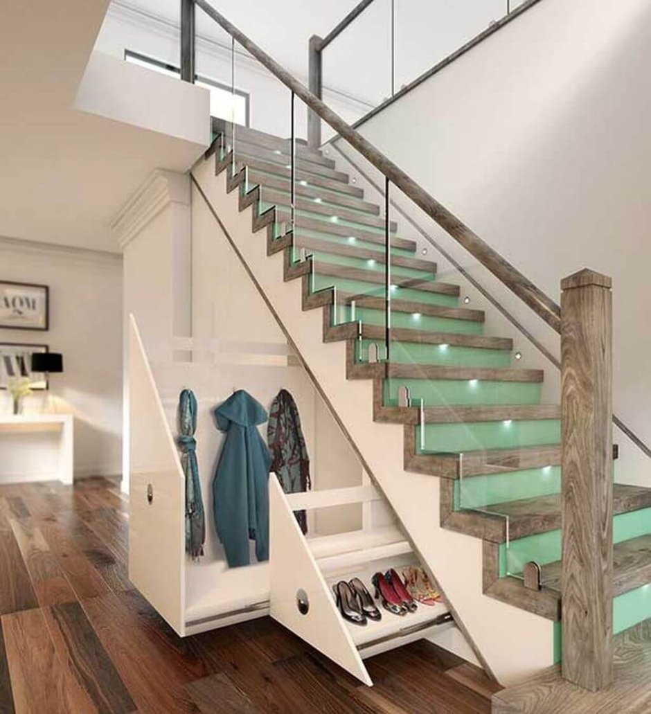 Обувной шкаф под лестницей