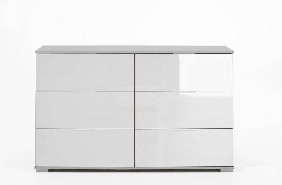 Белый низкий комод