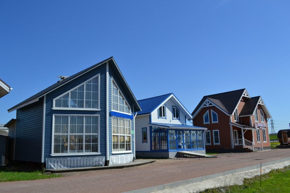 Выставка коттеджей у мега Дыбенко