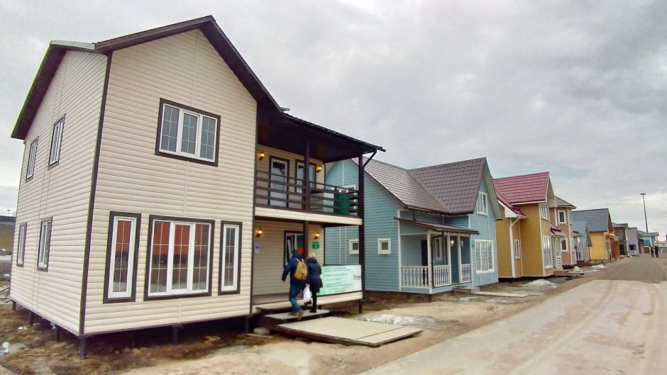 Выставка домов на Домодедовской