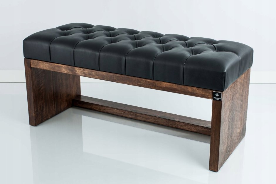 Банкетка в прихожую из дерева