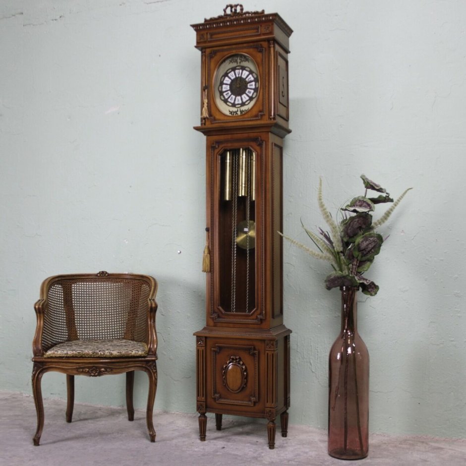 Напольные часы середины 19 века
