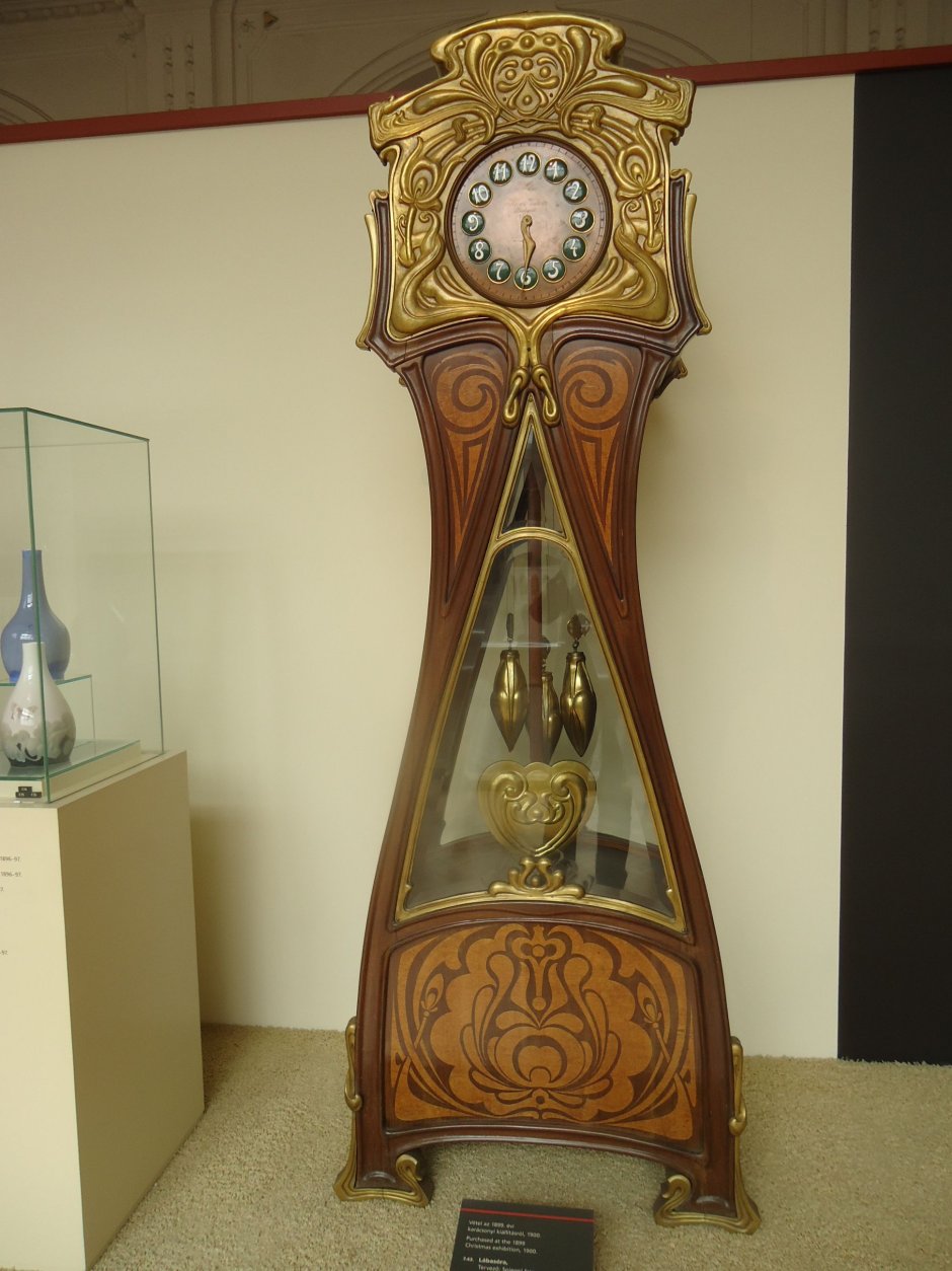 Напольные часы
