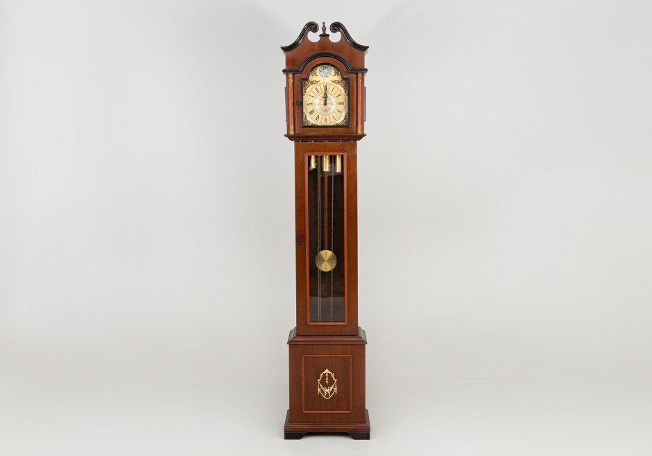 Старинные напольные часы