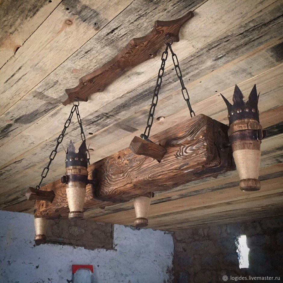 Люстра из дерева