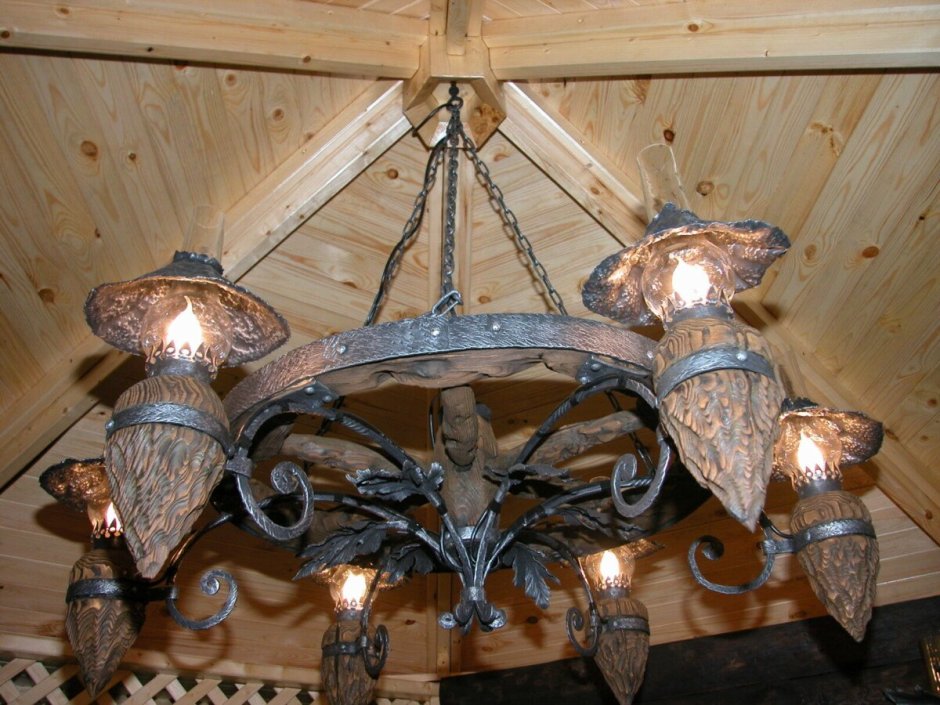 Люстра из досок под старину