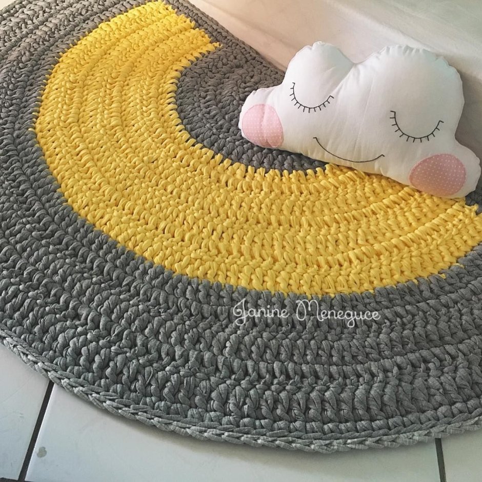 Вязаные коврики полукругом